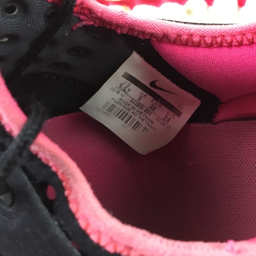 Pink black Nike running shoes - Picture 7 of 7
